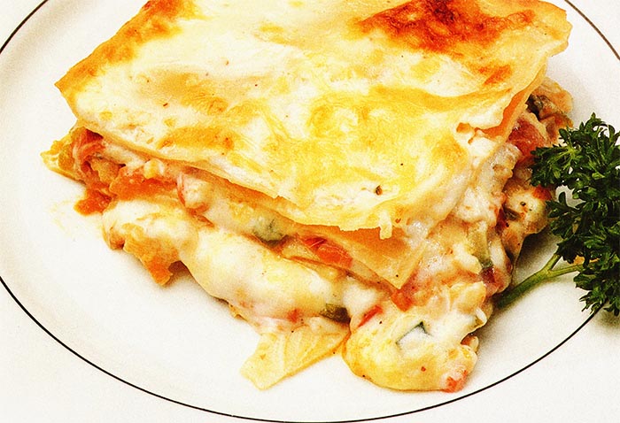 Lasagne avec sauce crémeuse aux légumes rôtis