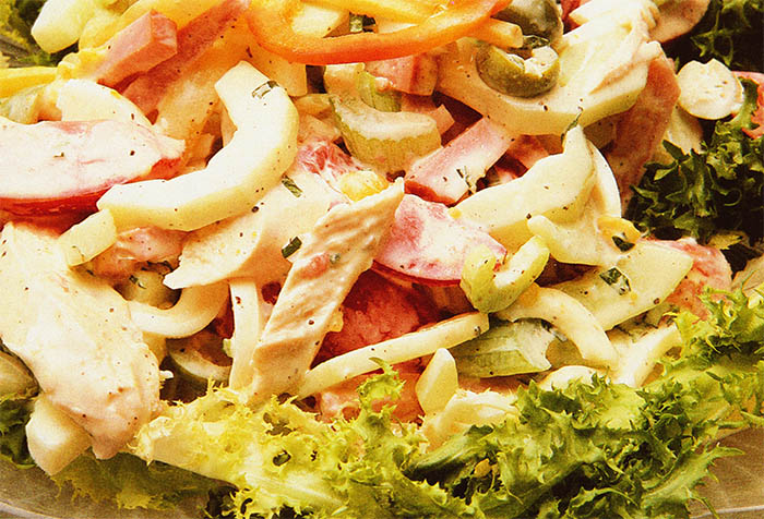 Une magnifique salade à la menthe fraîche